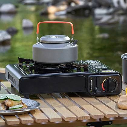 Aragaz portabil de camping 2 in 1 ( functionabil si cu cartus si cu butelie de gaz); putere 2500w ( permite fierberea 1 l de apa in 2 minute) ; Husa de transport tip servieta inclusa