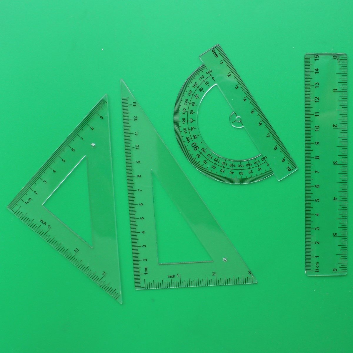 SET GEOMETRIC : riglă de 15 cm, raportor, echer de 14 cm, echer de 10 cm