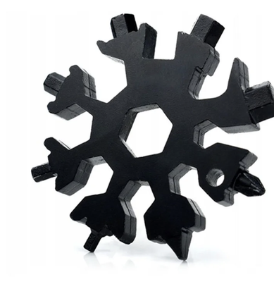 CHEIE MULTIFUNCȚIONALĂ SNOWFLAKE MULTIFUNCȚIONALĂ SNOW UNIVERSALĂ DIN OȚEL INOXIDABIL 18-ÎN-1- se poate folosi ca șurubelniță sau cheie, puteți deschide cutii și sticle, puteți strânge șuruburi de roți, puteți tăia sfoară sau bandă și multe altele.